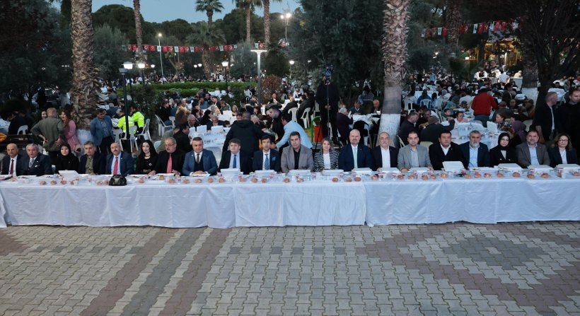 Menemen'de 10 bin kişilik Kadir Gecesi iftarı