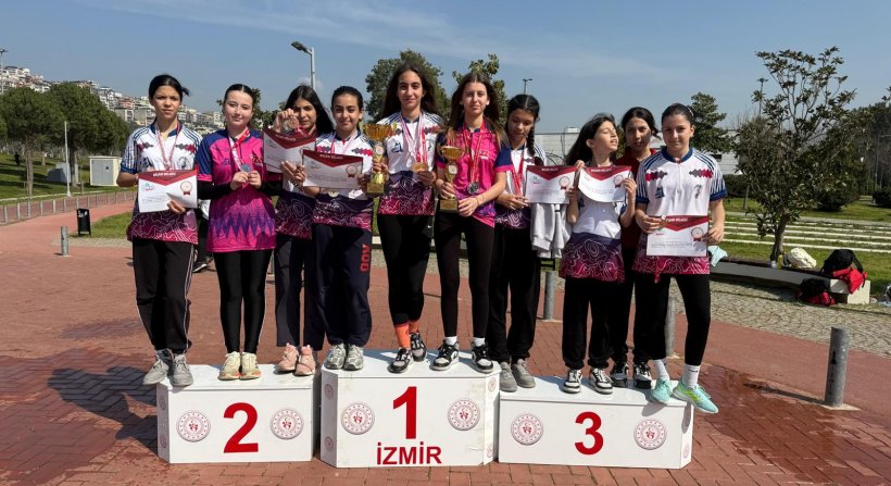 Atatürk Ortaokulu Öğrencileri Oryantiringde İzmir'e Damga Vurdu