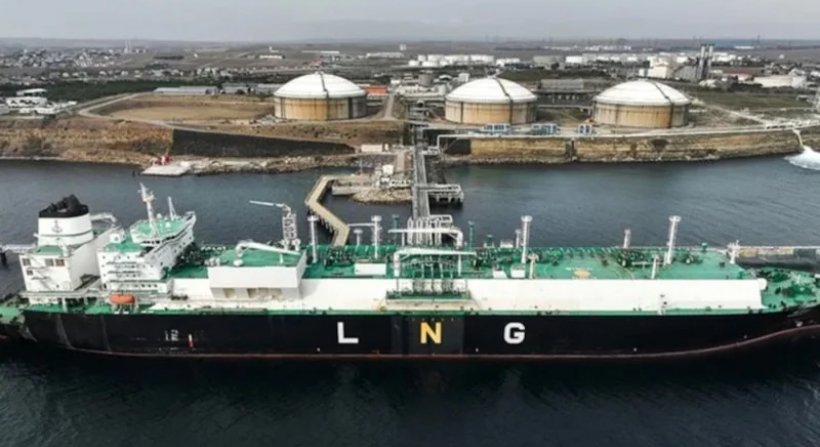 Dev LNG Gemisi Aliağa Yolunda